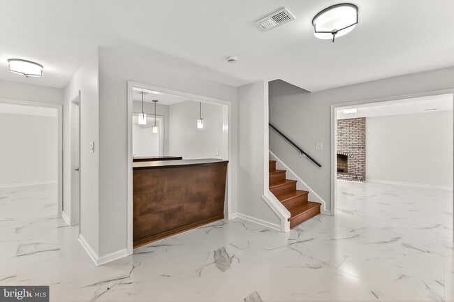 Building Photo - 6294 Dunaway Ct