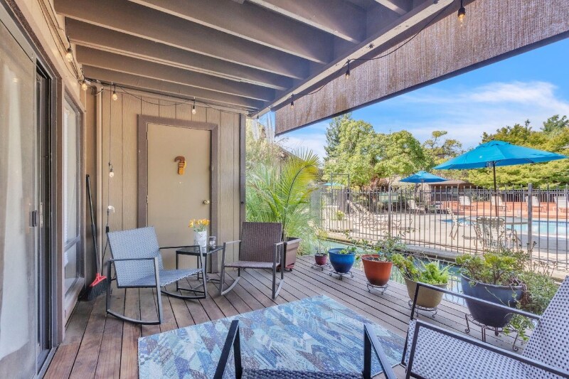 Primary Photo - 2474 Larkspur Ln