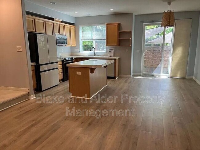 Building Photo - 3624 E Oak Grv St