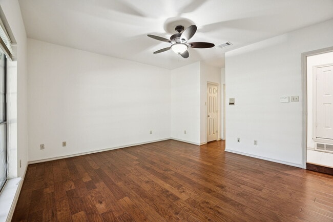 Building Photo - 2200 Shadow Creek Ct