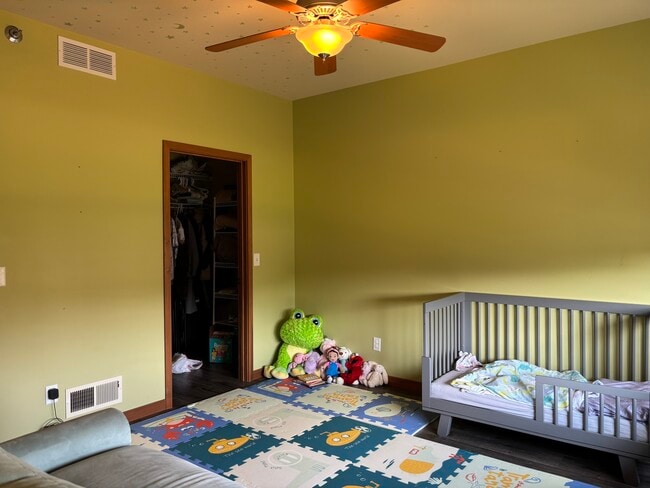 Building Photo - 5619 Brendan Ave