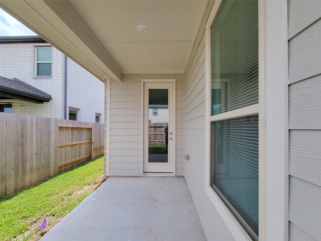 Building Photo - 2809 Cordova Hl Dr