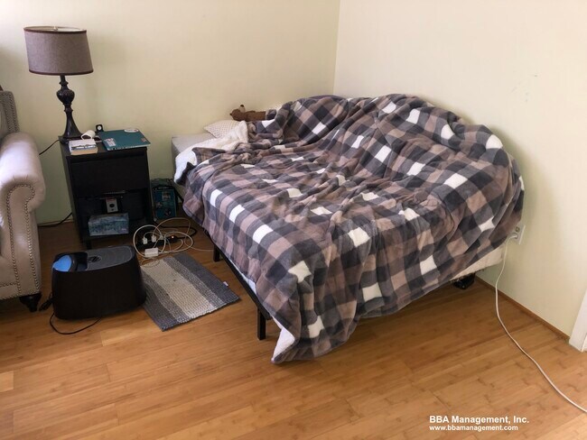 Building Photo - 4 Cypress St