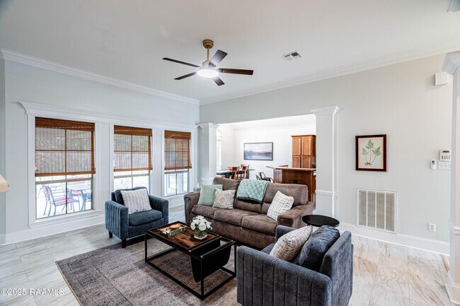 Building Photo - 130 Windermere Cir