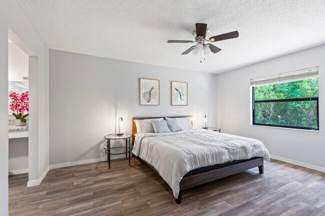 Building Photo - Ready to move in!