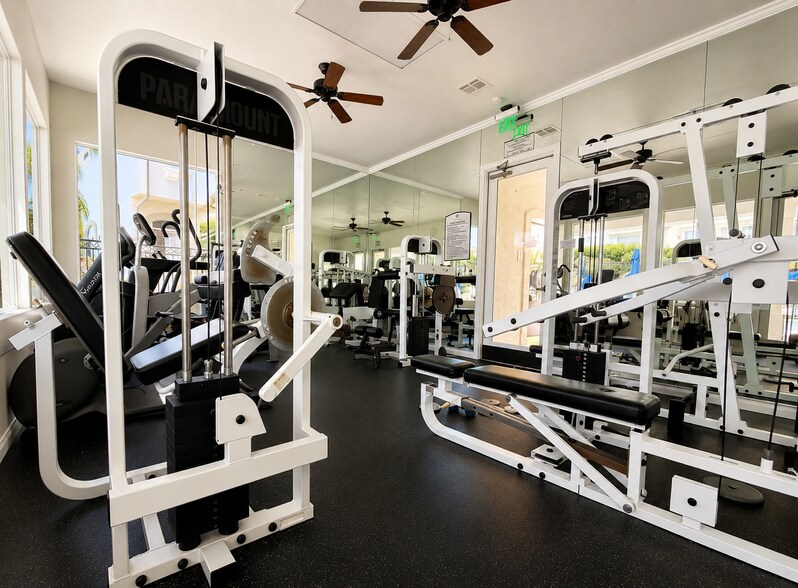 Building Photo - 30902 Club House Dr