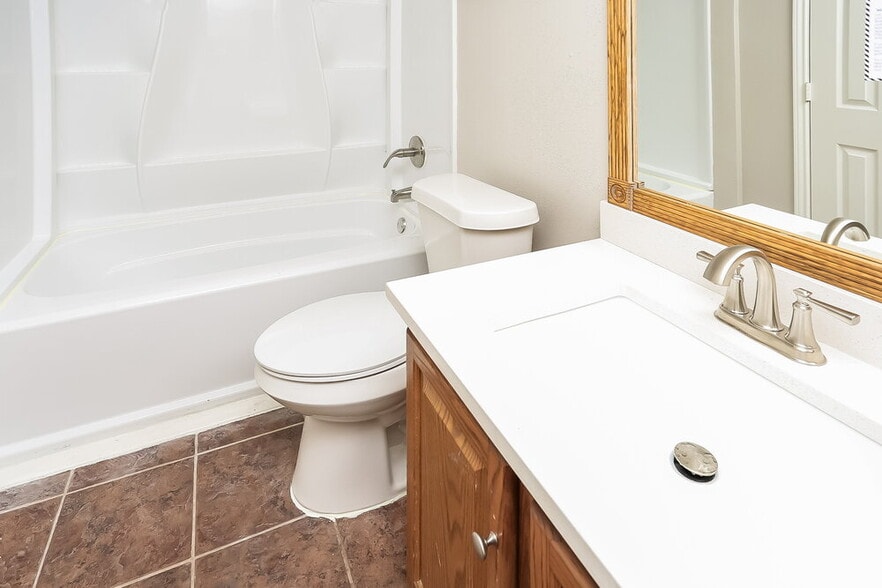 Building Photo - 4910 Green Hollow Dr