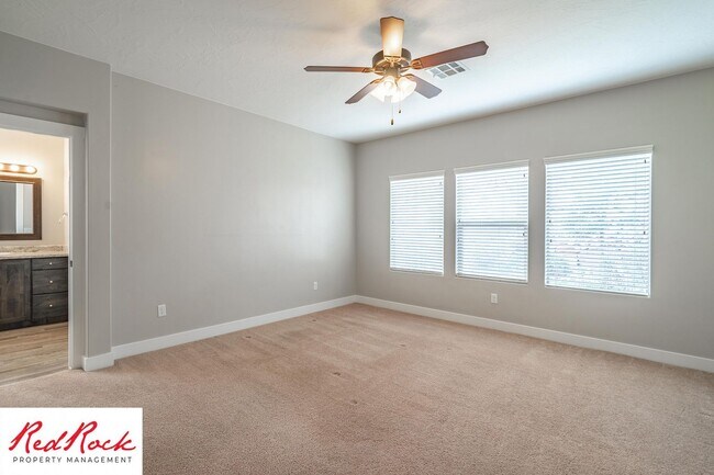 Building Photo - 4 Bedroom Spacious St. George Home with Large Backyard