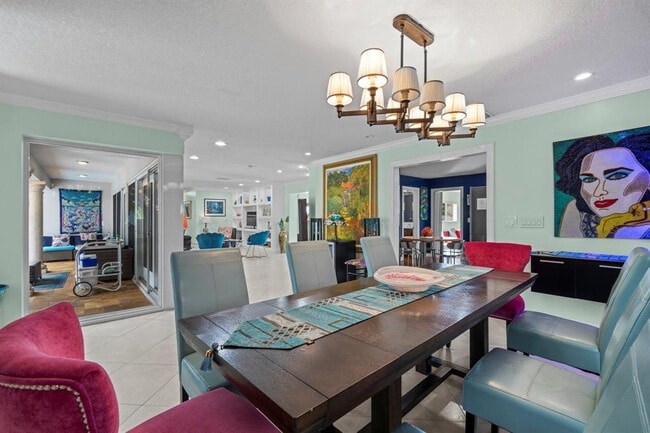 Building Photo - 2325 Barcelona Dr