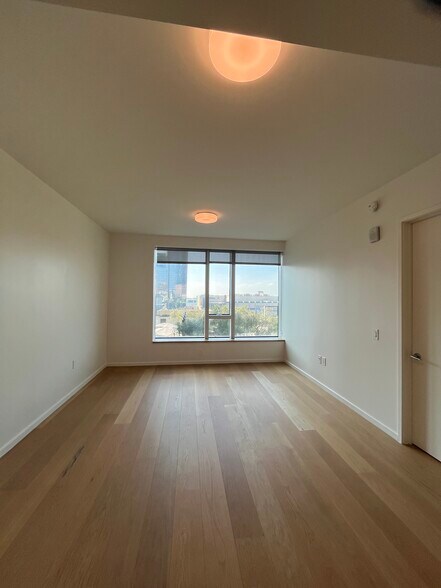 Building Photo - 889 Francisco St