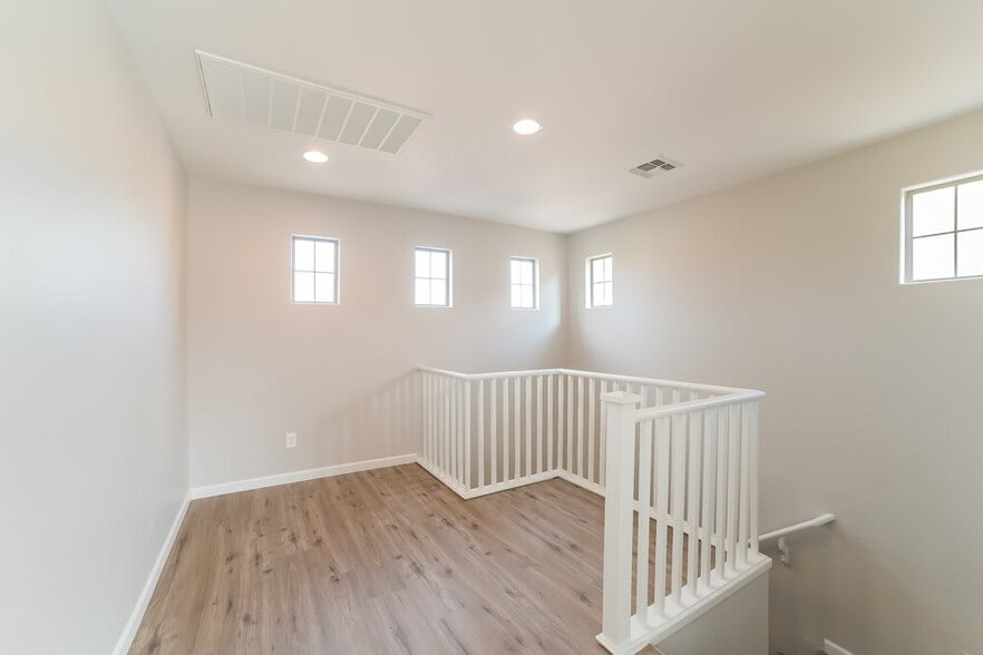 Building Photo - 41713 N Globe Ct