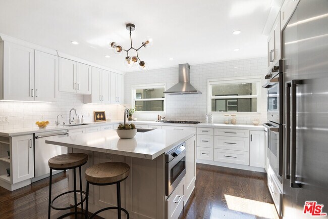 Building Photo - 326 N Vista St