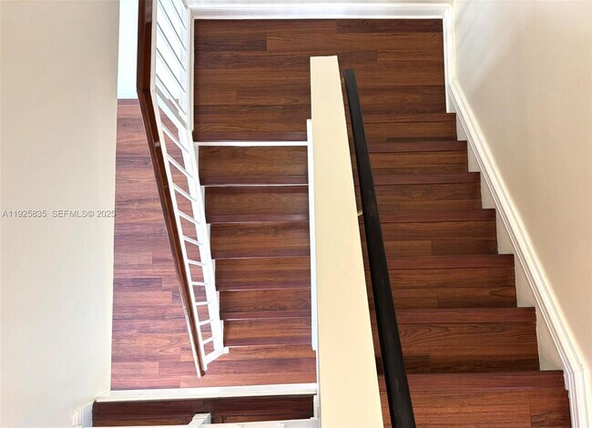 Building Photo - 4710 SW 67th Ave