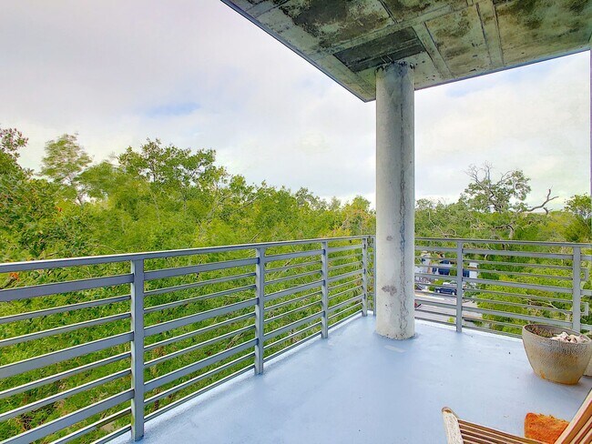 Building Photo - 10 N Summerlin Ave