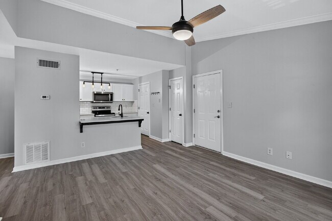 Building Photo - 3rd Floor Condo in Merer Point