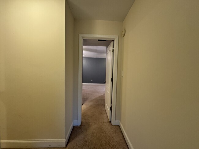 Building Photo - 409 Whitehall Rd