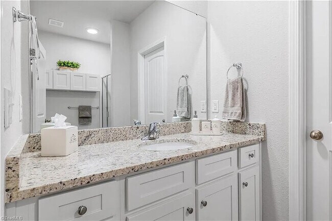 Building Photo - Earn Wealth While Leasing - Like a Homeown...