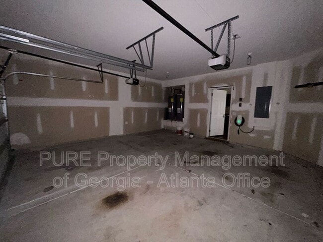 Building Photo - 156 Sunland Blvd