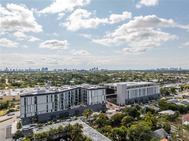 Building Photo - 3801 N Dixie Hwy