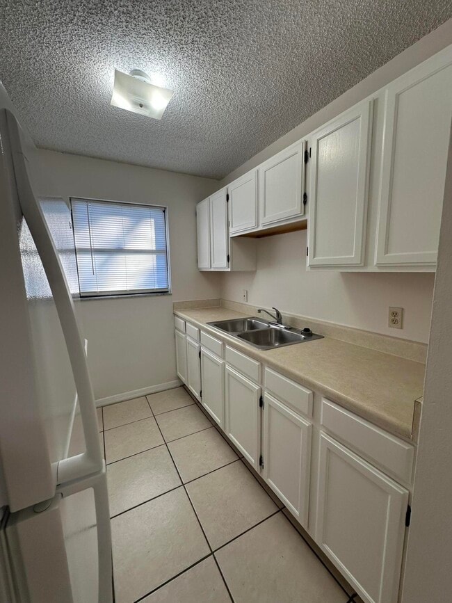 Building Photo - 948 Louisiana Ave