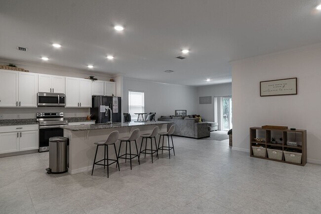 Building Photo - 15451 NW 121st Pl