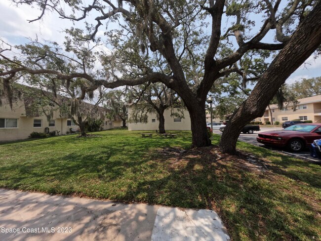 Building Photo - 3135 Shady Dell Ln