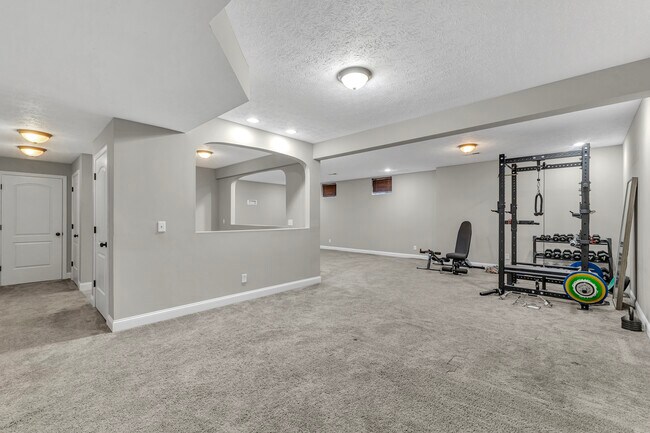 Building Photo - 345 Kenilworth Rd