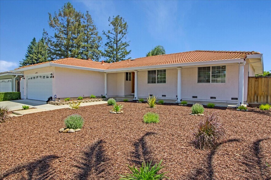 Building Photo - 6738 Tannahill Dr