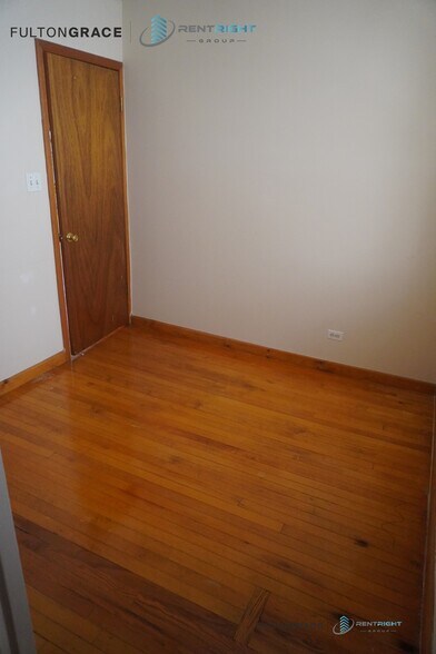 Building Photo - 6357 N Lakewood Ave