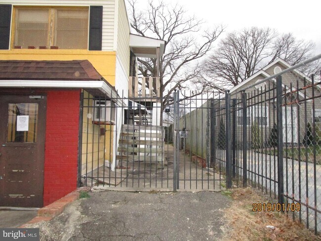 Primary Photo - 4259 Southern Ave SE