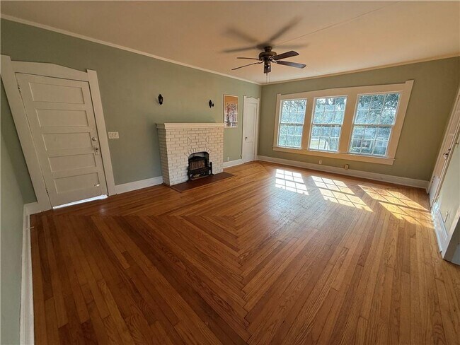 Building Photo - 1910 Myrtle Ave