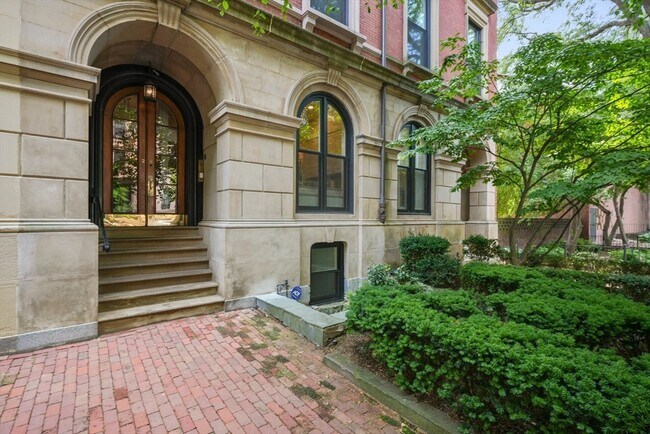 Building Photo - 28 Marlborough St