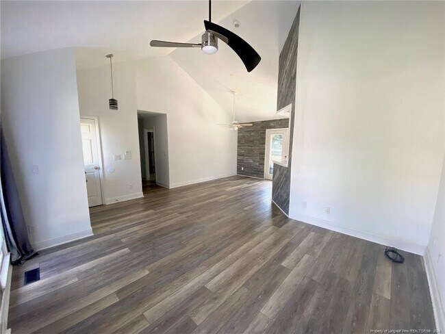 Building Photo - 5715 Walkabout Rd