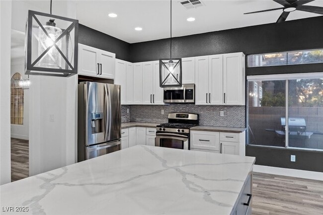 Building Photo - 4630 Laguna Vista St