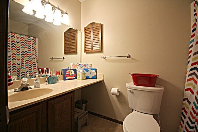 Building Photo - Beautifully Updated Patio Home In Niceville!