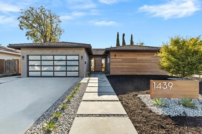 Building Photo - 1439 Bittern Dr