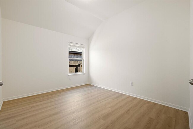 Building Photo - 2008 Gabrielles Way