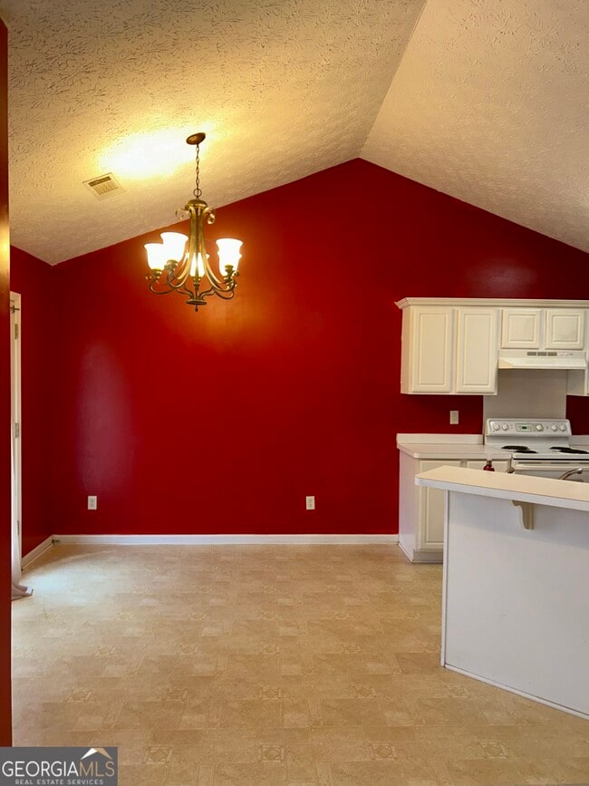 Building Photo - 20 Shenandoah Dr