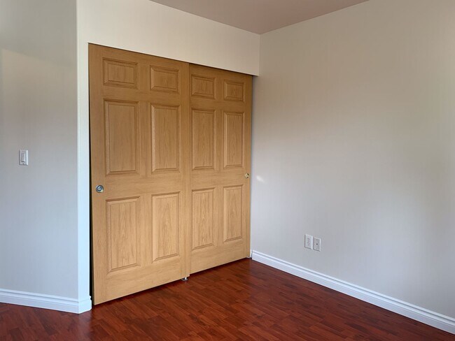Building Photo - Split Level 4-bedroom, 3-bathroom Home in ...