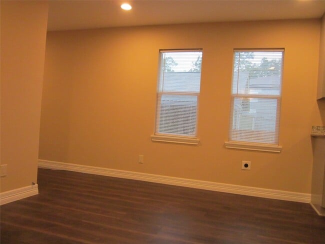 Building Photo - 3223 Winbern St