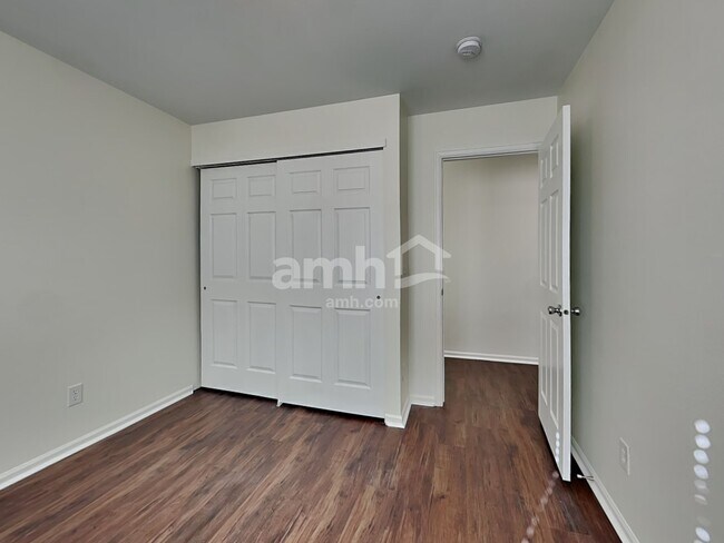 Building Photo - 7220 Grand Cascade Point