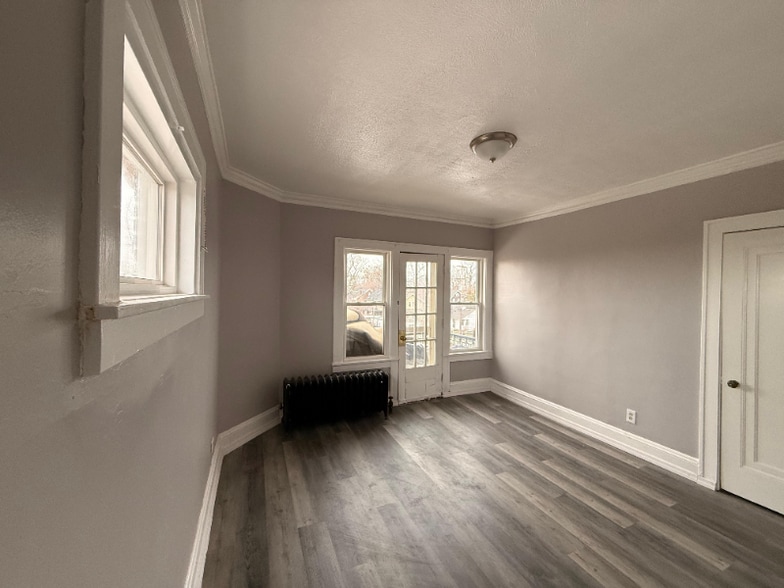 Building Photo - 14300 Lakeshore Blvd