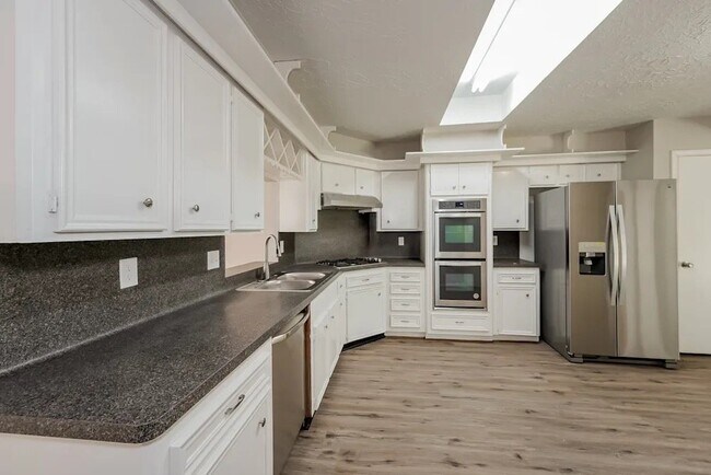 Building Photo - 3244 Cherry Springs Dr