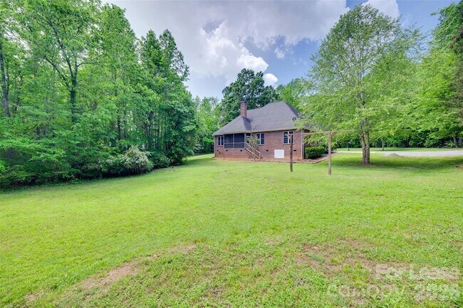 Building Photo - 646 Harper Davis Rd