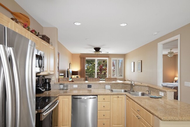 Building Photo - TURNKEY - LUXURY 2BED/2BA FULLY FURNISHED ...