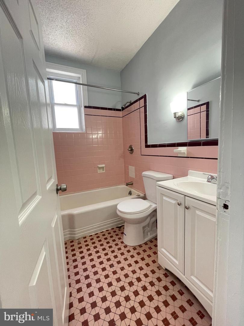 Building Photo - 5113 N 13th St