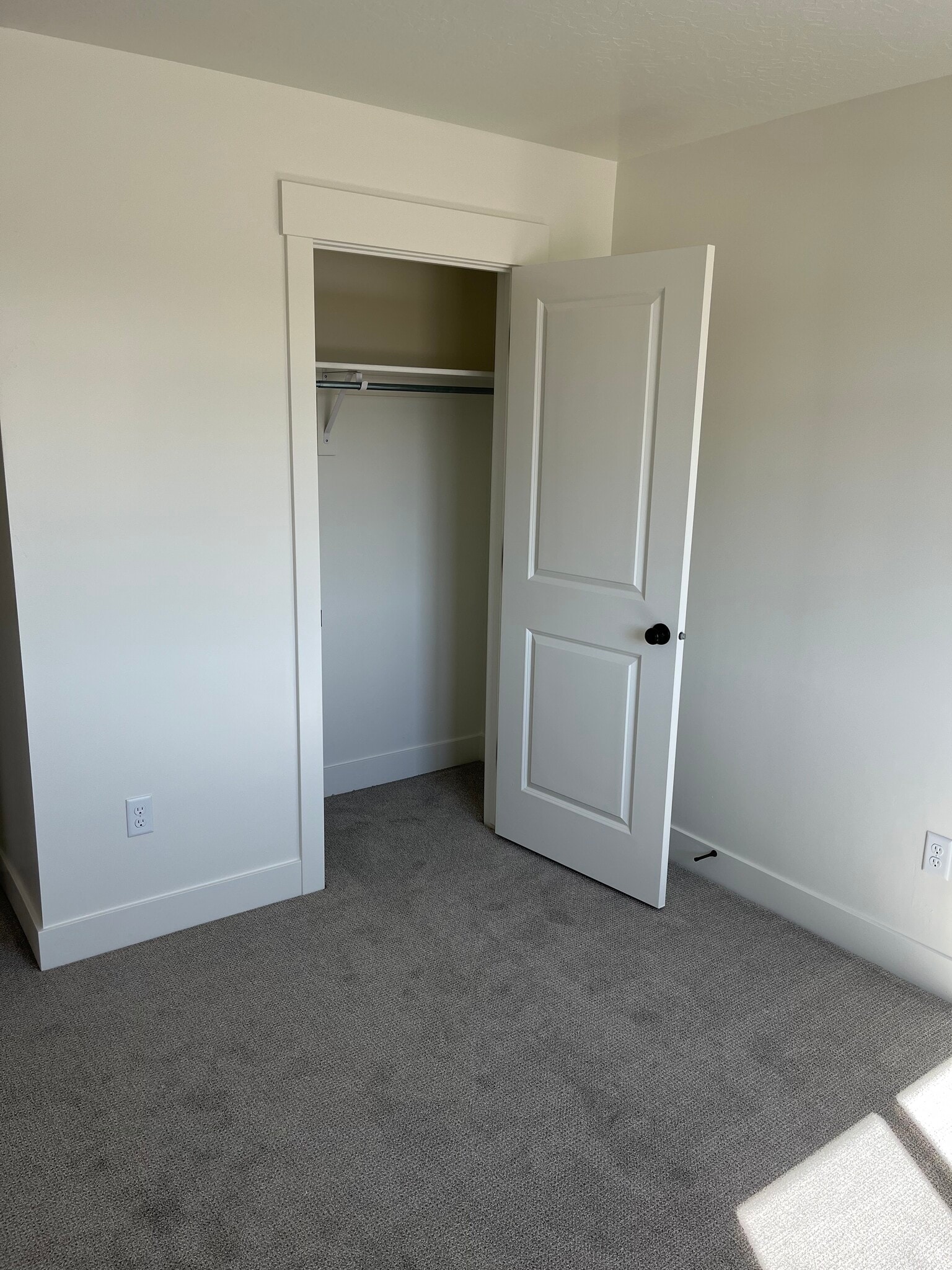 Third bedroom closet - 5643 S Duel Ln