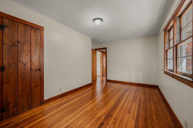 Building Photo - 293 Hamburg Rd