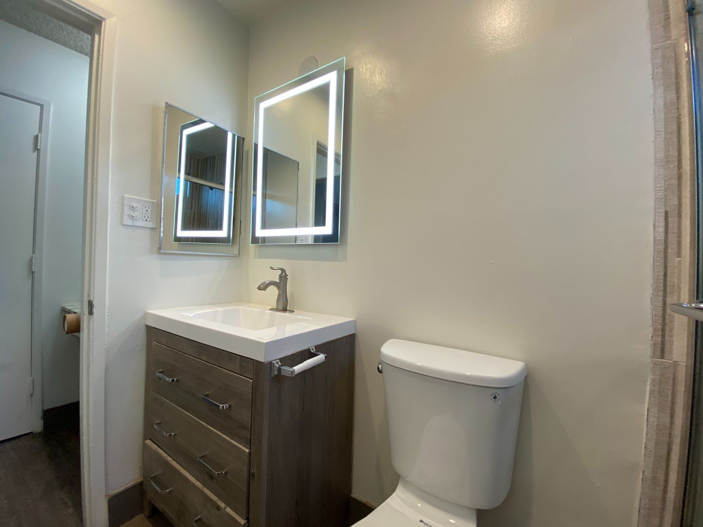 Building Photo - 3611 Mentone Ave