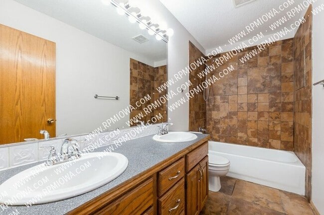 Building Photo - 2106 Timberline Ln